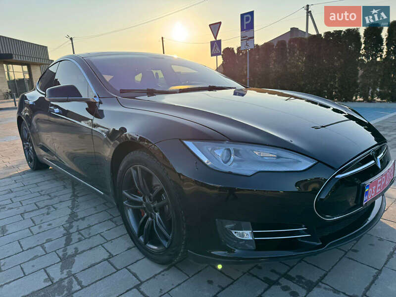 Ліфтбек Tesla Model S 2014 в Луцьку