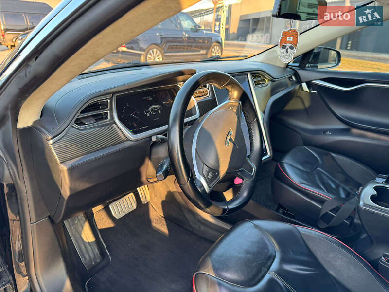 Ліфтбек Tesla Model S 2014 в Луцьку