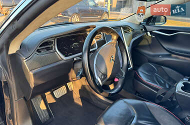 Лифтбек Tesla Model S 2014 в 
