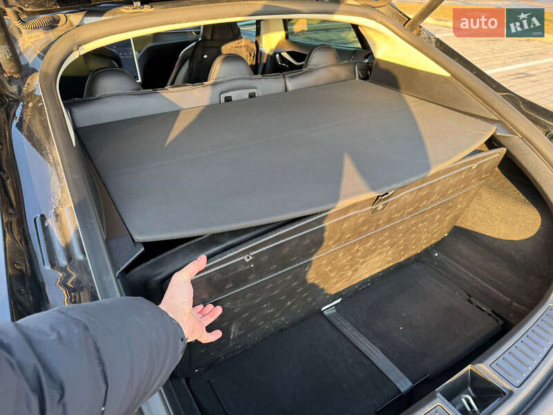 Ліфтбек Tesla Model S 2014 в Луцьку