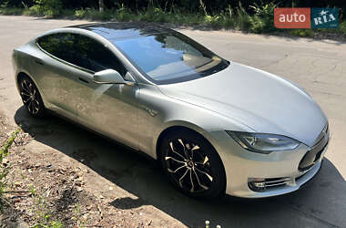Лифтбек Tesla Model S 2013 в 