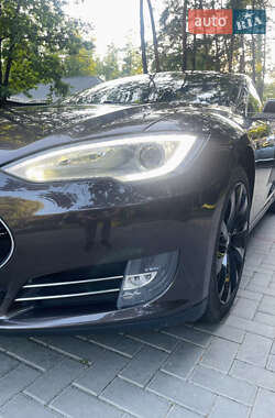 Лифтбек Tesla Model S 2013 в 
