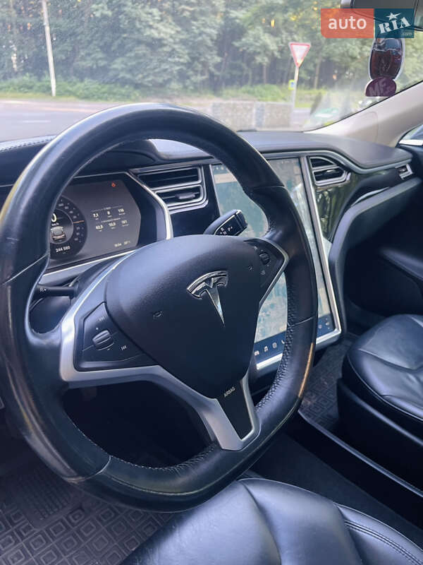 Ліфтбек Tesla Model S 2013 в Луцьку фото 26 Ліфтбек Tesla Model S 2013 в Луцьку