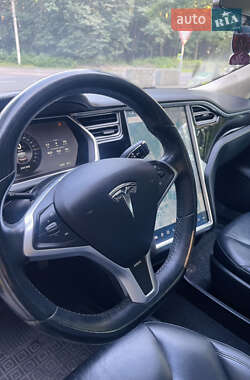 Лифтбек Tesla Model S 2013 в 