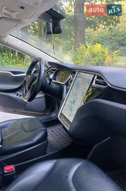 Лифтбек Tesla Model S 2013 в 