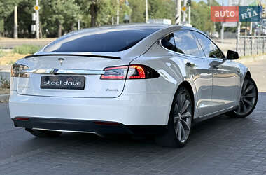 Лифтбек Tesla Model S 2014 в 