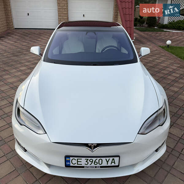 Лифтбек Tesla Model S 2018 в Черновцах