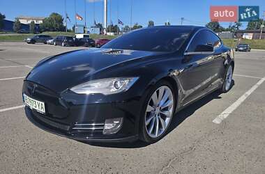 Лифтбек Tesla Model S 2013 в 