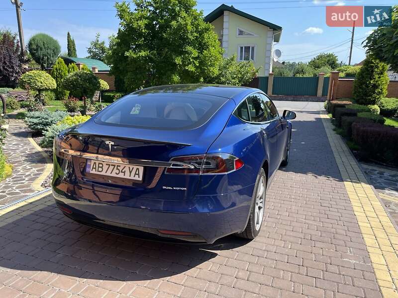 Лифтбек Tesla Model S 2020 в Виннице