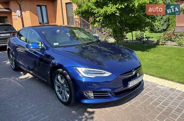 Лифтбек Tesla Model S 2020 в Виннице