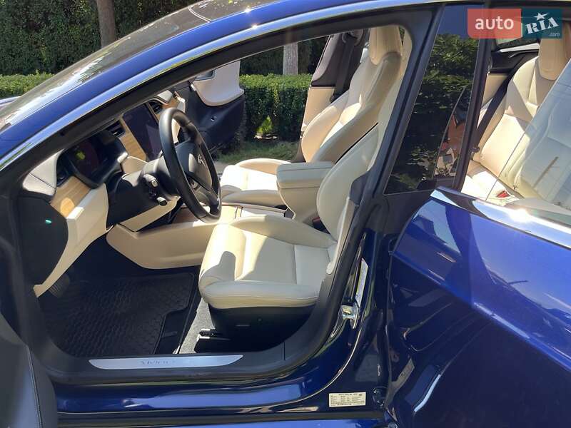 Лифтбек Tesla Model S 2020 в Виннице