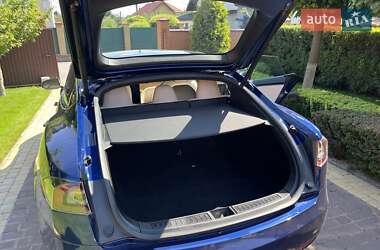 Лифтбек Tesla Model S 2020 в 