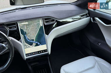 Лифтбек Tesla Model S 2015 в 