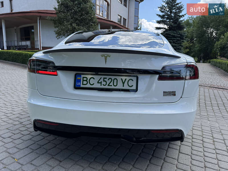 Лифтбек Tesla Model S 2022 в Львове