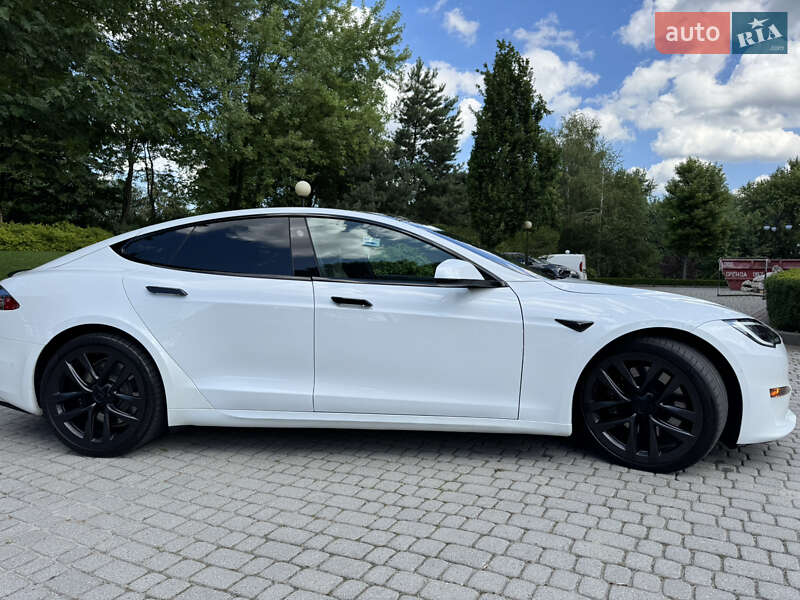 Лифтбек Tesla Model S 2022 в Львове