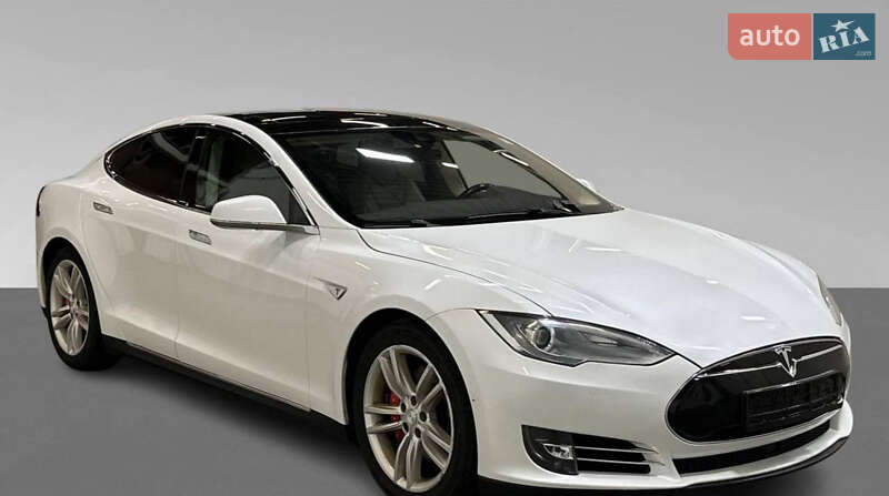 Ліфтбек Tesla Model S 2015 в Одесі