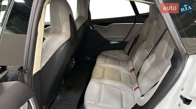 Ліфтбек Tesla Model S 2015 в Одесі