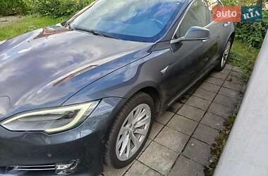 Лифтбек Tesla Model S 2018 в 