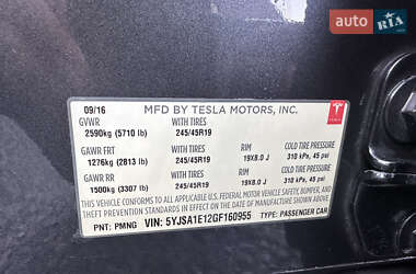 Лифтбек Tesla Model S 2016 в 