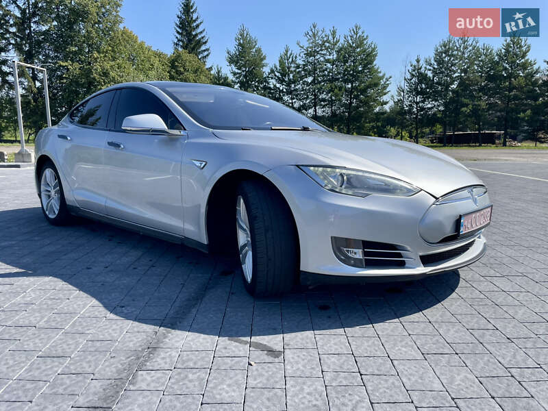 Лифтбек Tesla Model S 2013 в Самборе