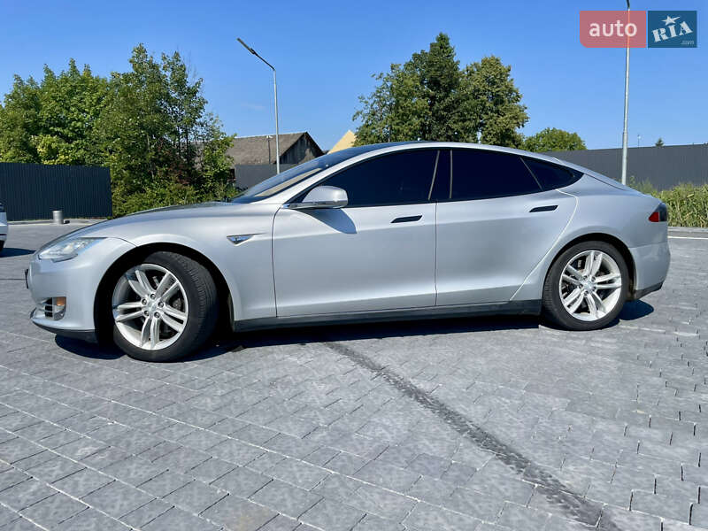 Лифтбек Tesla Model S 2013 в Самборе
