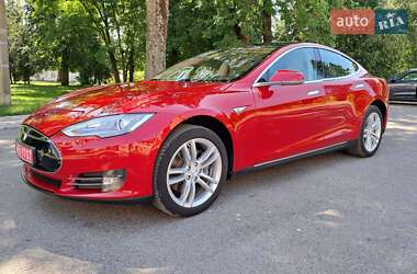 Лифтбек Tesla Model S 2014 в Радехове