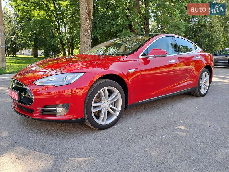 Tesla Model S 2014