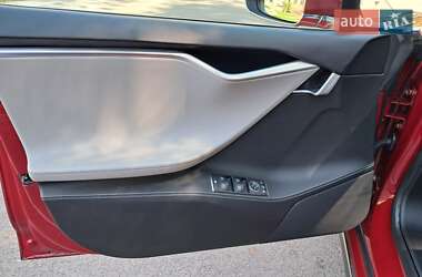 Лифтбек Tesla Model S 2014 в 