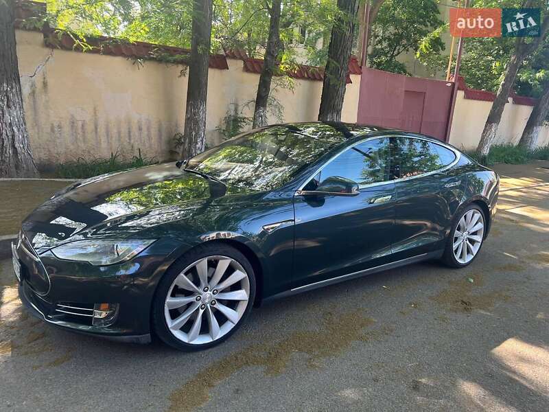 Лифтбек Tesla Model S 2014 в Одессе