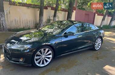 Лифтбек Tesla Model S 2014 в 