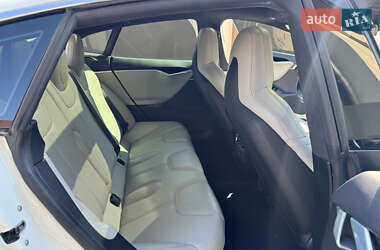 Лифтбек Tesla Model S 2016 в 