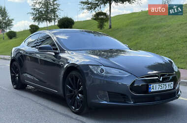 Лифтбек Tesla Model S 2015 в Киеве