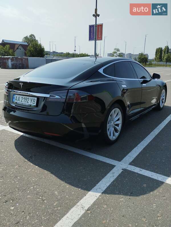 Лифтбек Tesla Model S 2017 в Киеве