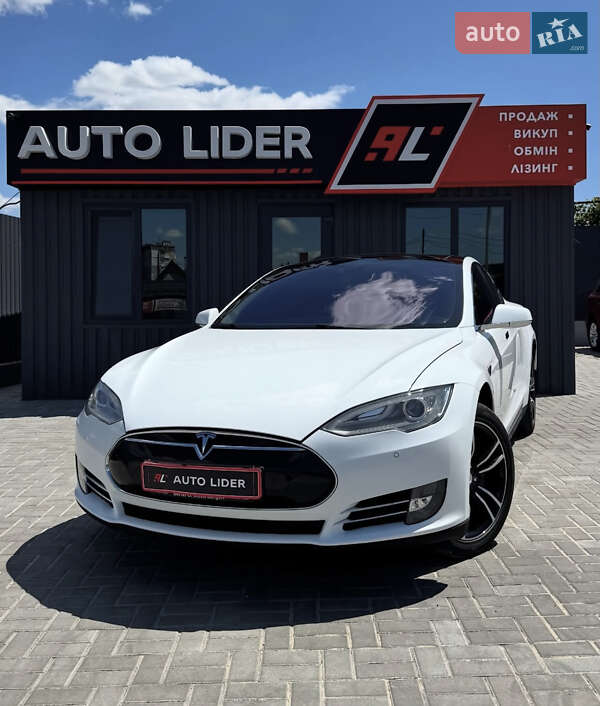 Tesla Model S 2014