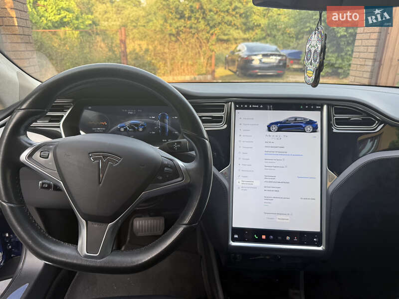 Лифтбек Tesla Model S 2015 в Киеве фото 19 Лифтбек Tesla Model S 2015 в Киеве