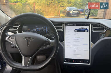Лифтбек Tesla Model S 2015 в 