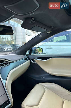 Лифтбек Tesla Model S 2015 в 