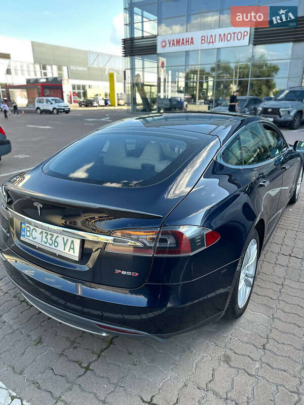 Лифтбек Tesla Model S 2015 в Киеве