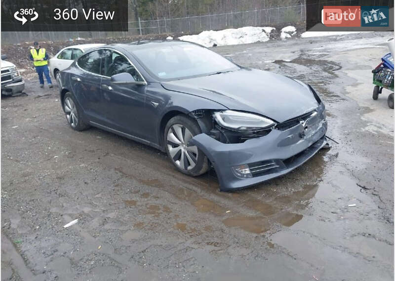 Лифтбек Tesla Model S 2020 в Киеве