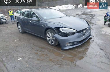 Лифтбек Tesla Model S 2020 в 