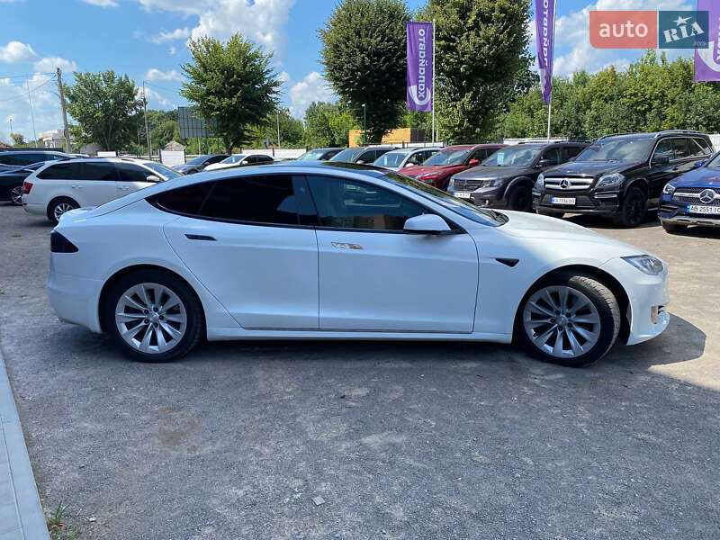 Лифтбек Tesla Model S 2018 в Виннице