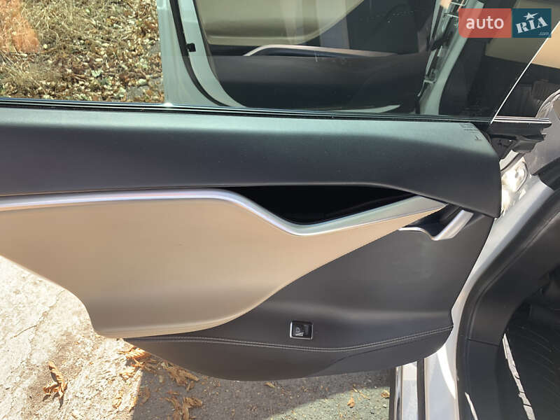 Лифтбек Tesla Model S 2015 в Одессе
