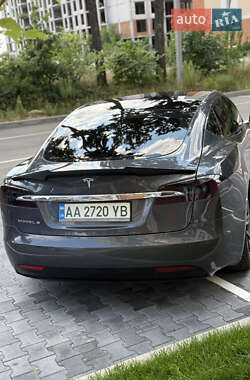 Лифтбек Tesla Model S 2017 в 