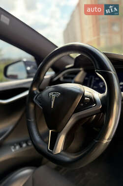 Лифтбек Tesla Model S 2017 в 