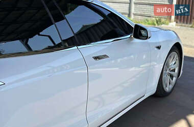 Ліфтбек Tesla Model S 2016 в 
