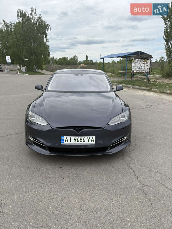 Tesla Model S 2015