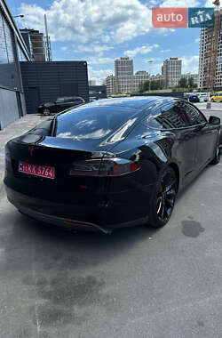 Лифтбек Tesla Model S 2014 в 
