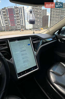 Лифтбек Tesla Model S 2014 в 