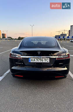Лифтбек Tesla Model S 2019 в 