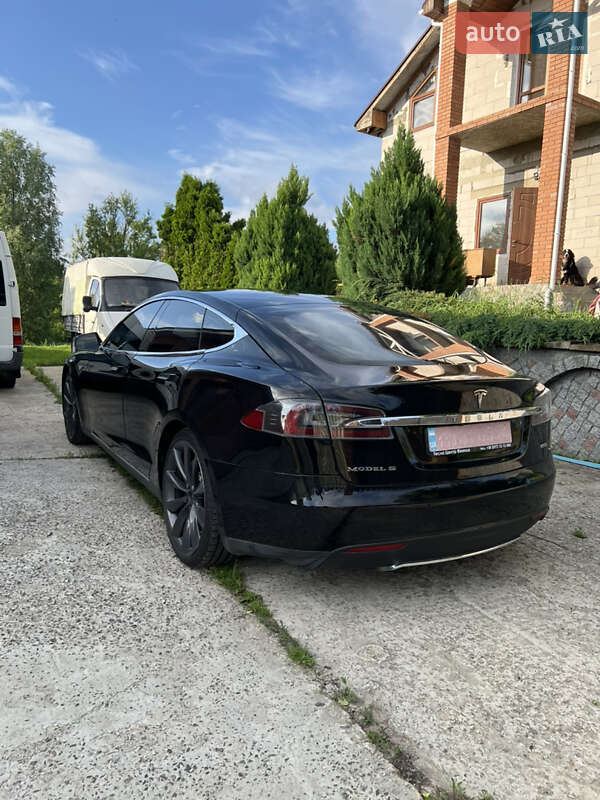 Ліфтбек Tesla Model S 2015 в Обухові
